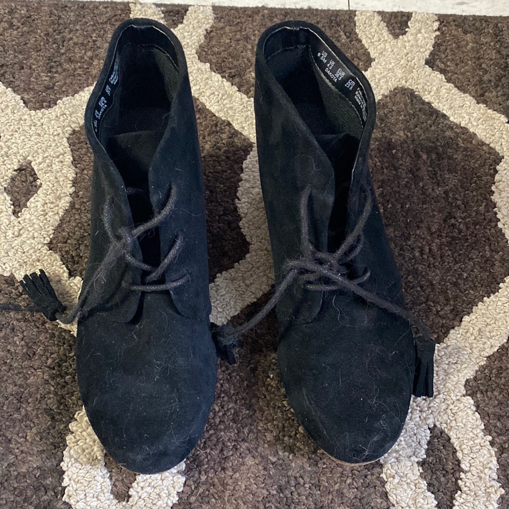 Dr. Scholl’s black booties